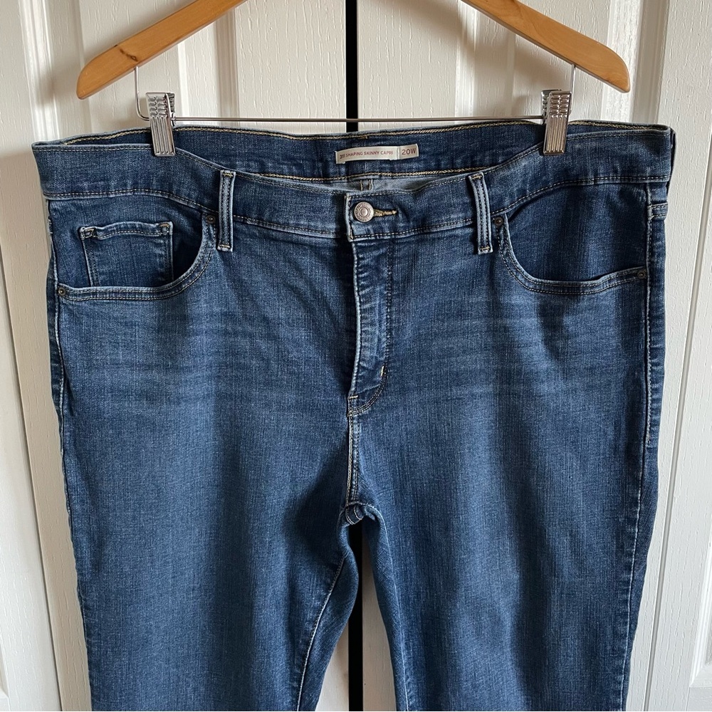Levi’s 311 Shaping Skinny Capri Pants Women’s Plus Size 20W Blue Med Wash Cuffed - Picture 2 of 13